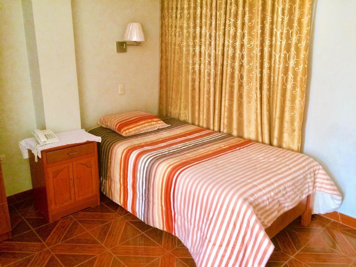 חוארז Hostal Residencial Lino מראה חיצוני תמונה